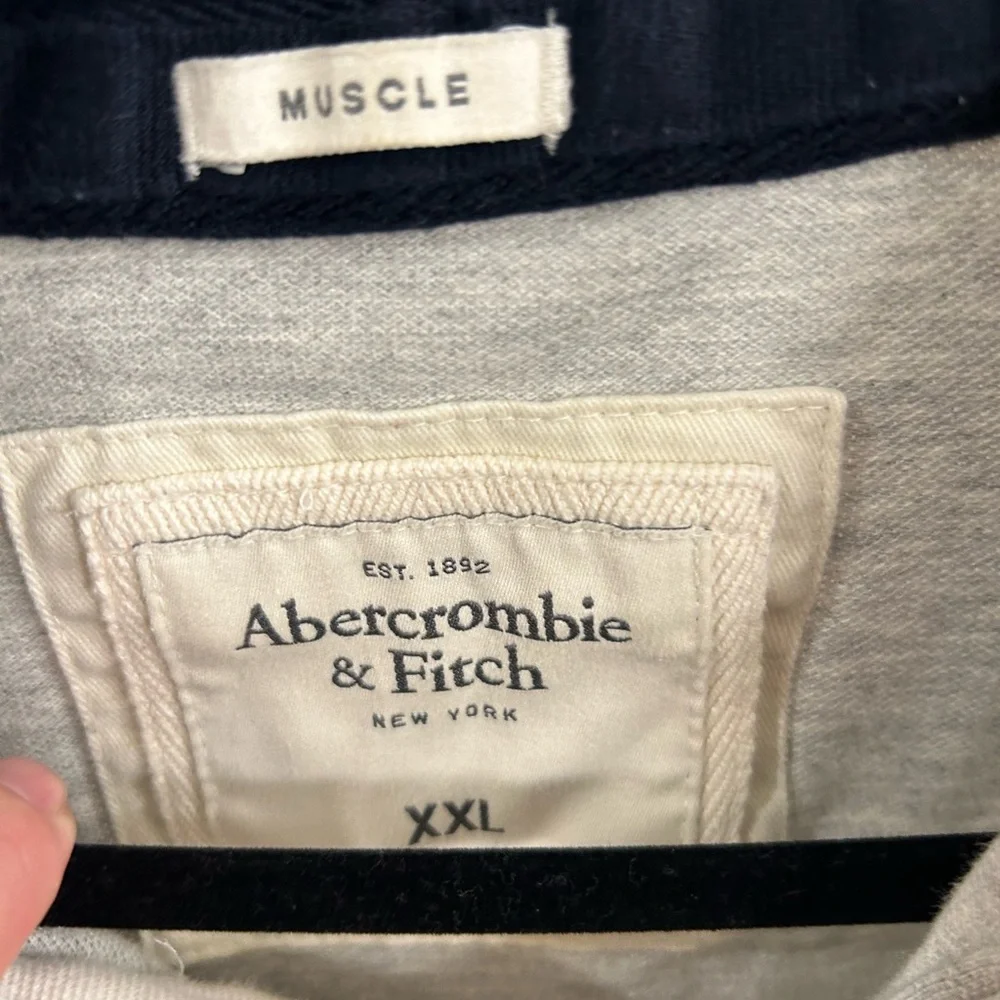 Abercrombie polo - Picture 2 of 4